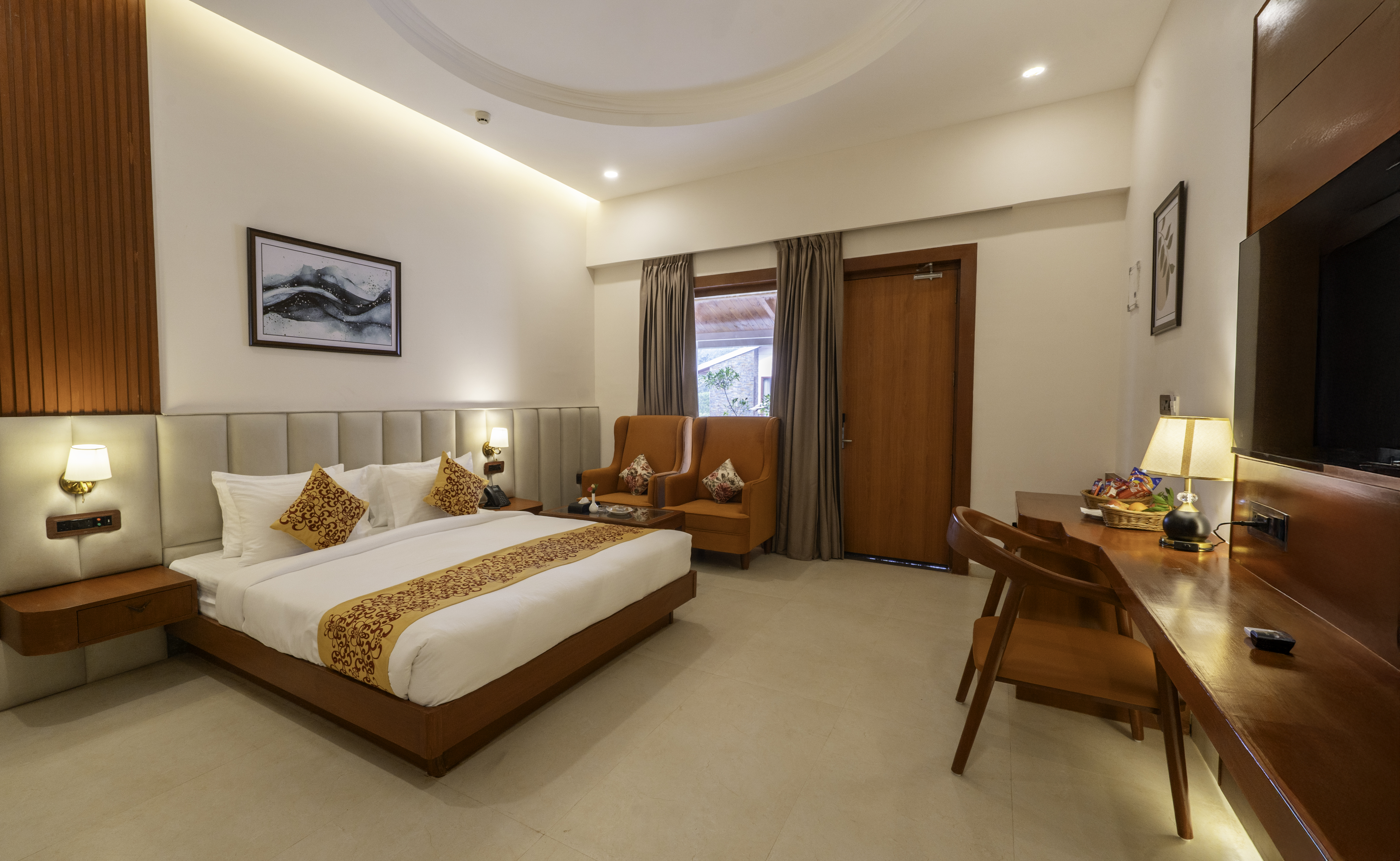 Executive Room with Private Terrace: Leopard Lounge - A shape